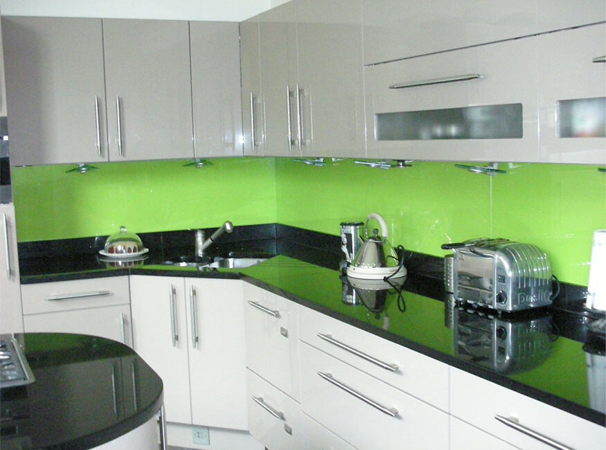 601930_glass_splashback_green